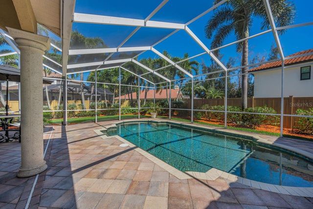 970 SOUTHERN PINE COURT NE, St Petersburg, FL 33703
