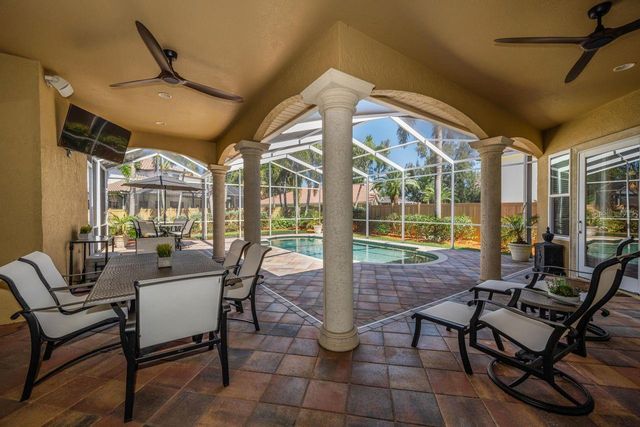 970 SOUTHERN PINE COURT NE, St Petersburg, FL 33703