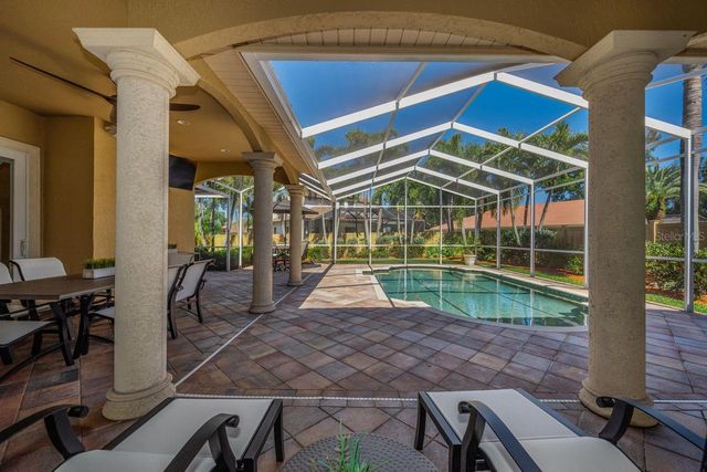 970 SOUTHERN PINE COURT NE, St Petersburg, FL 33703