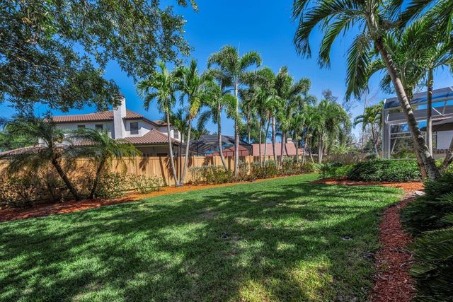 970 SOUTHERN PINE COURT NE, St Petersburg, FL 33703