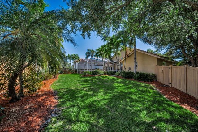 970 SOUTHERN PINE COURT NE, St Petersburg, FL 33703