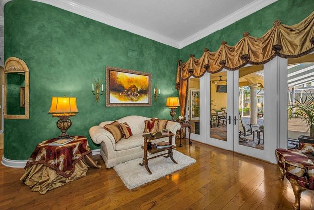 970 SOUTHERN PINE COURT NE, St Petersburg, FL 33703