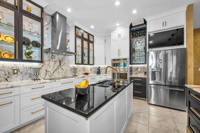 970 SOUTHERN PINE COURT NE, St Petersburg, FL 33703