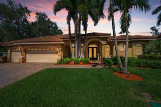 970 SOUTHERN PINE COURT NE, St Petersburg, FL 33703