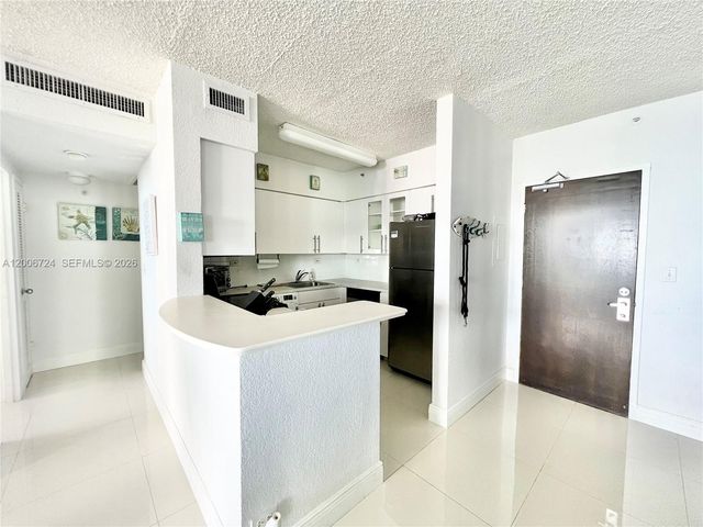 1500 Bay Rd 1232S, Miami Beach, FL 33139