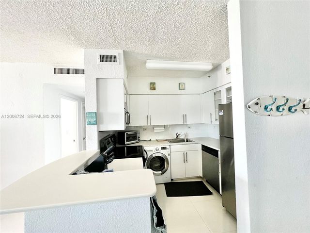 1500 Bay Rd 1232S, Miami Beach, FL 33139