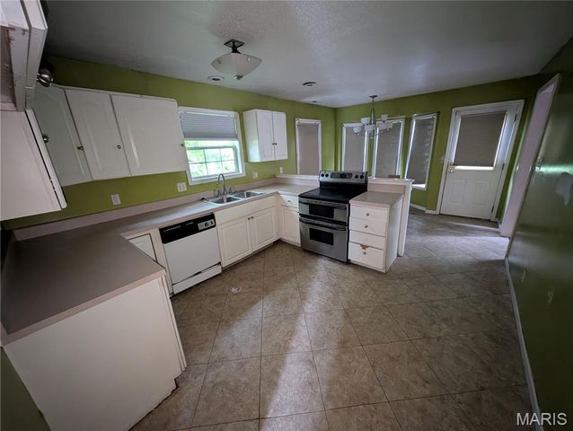 2 Highland Drive, Belleville, IL 62226