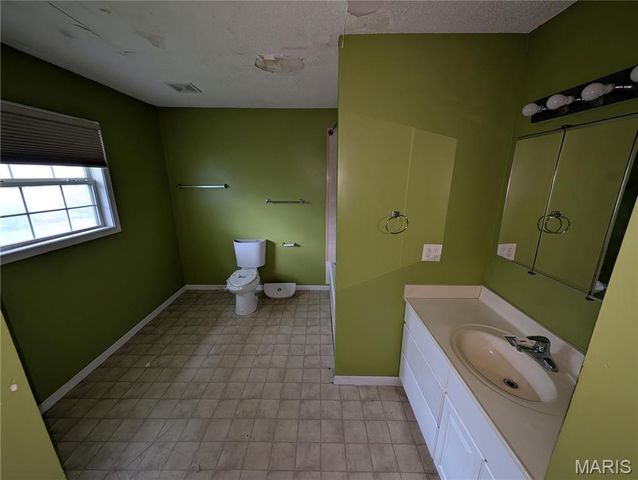 2 Highland Drive, Belleville, IL 62226