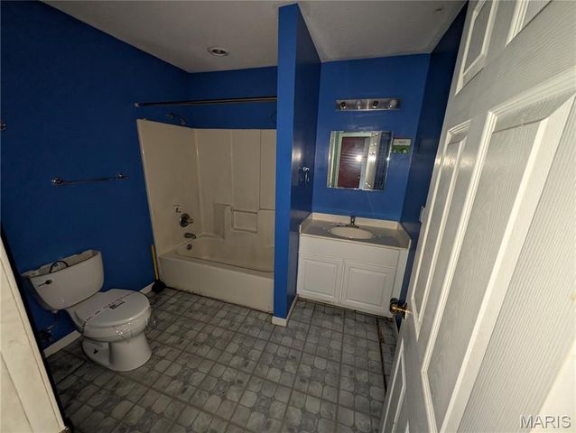 2 Highland Drive, Belleville, IL 62226
