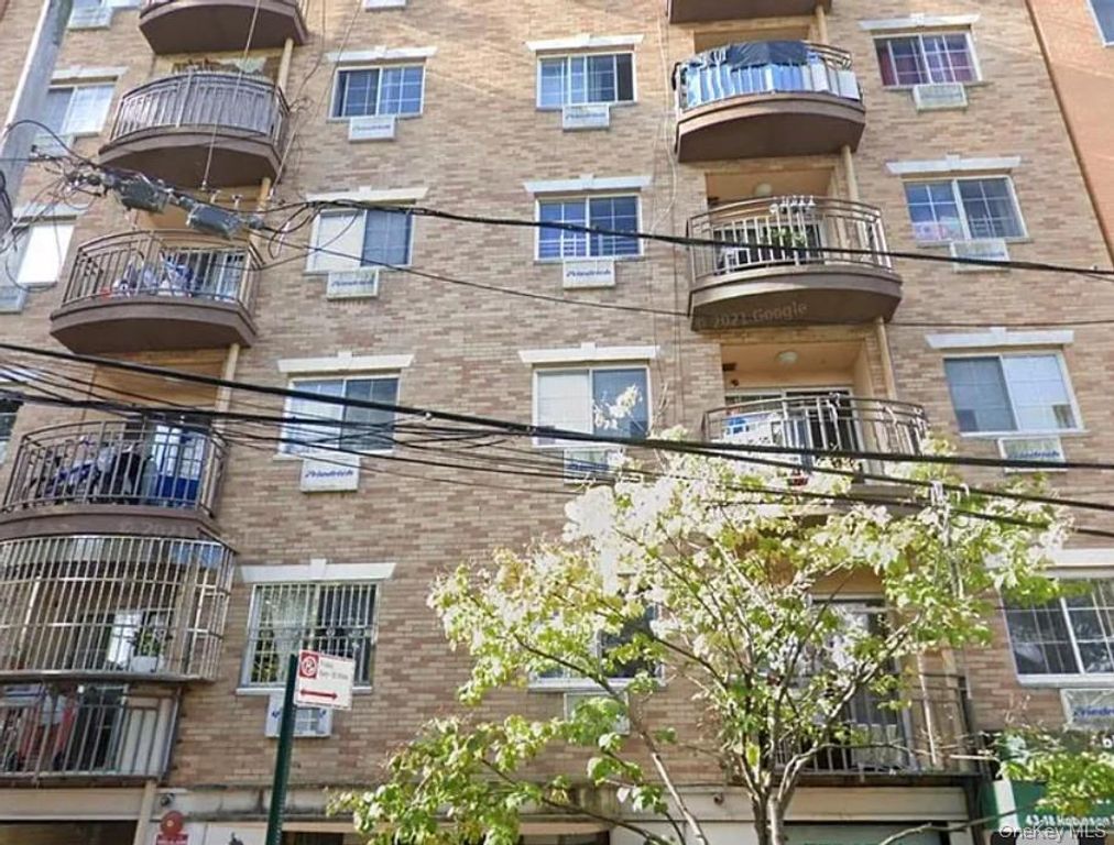 4318 Robinson Street 7D, Flushing, NY 11355