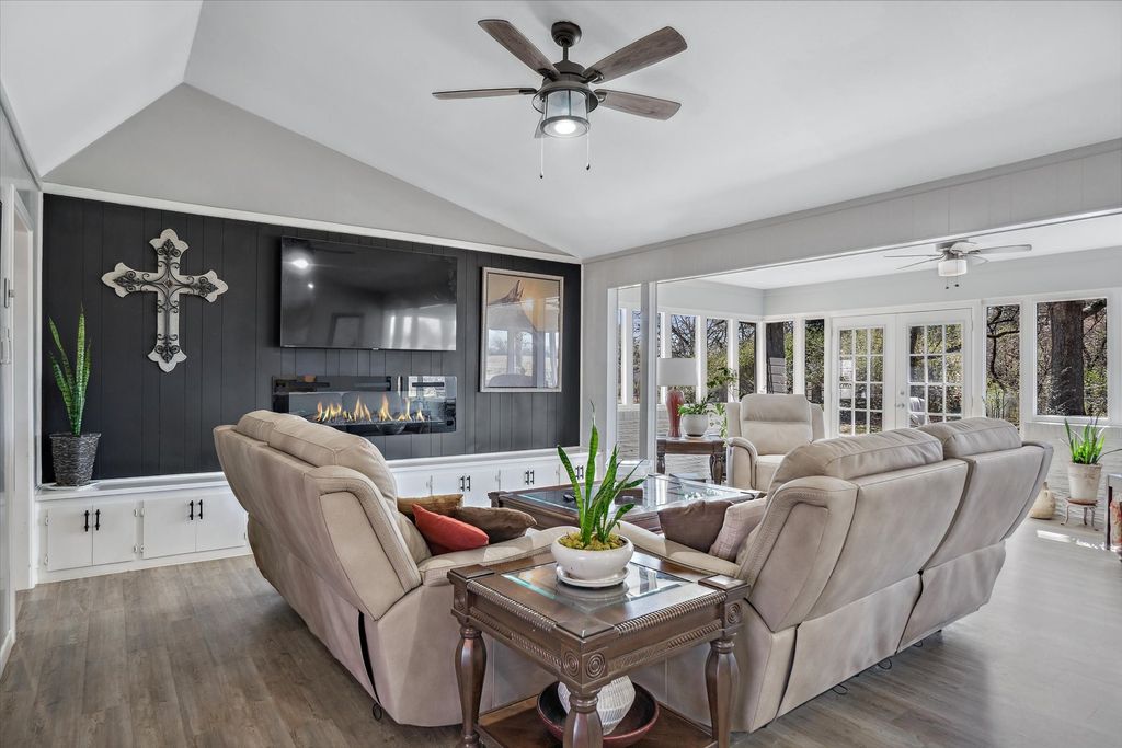 103 Brandon, Edgewood, TX 75117