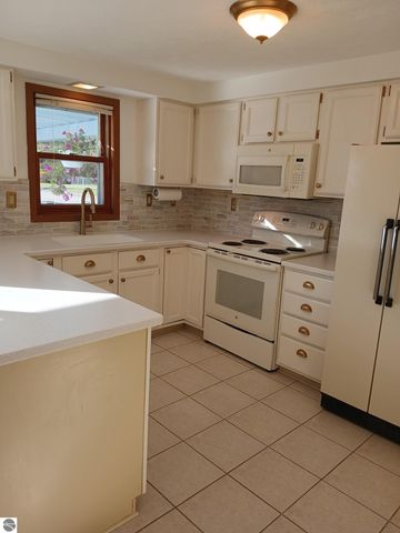 806 S Augres River Drive, Au Gres, MI 48703