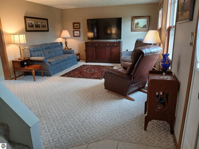 806 S Augres River Drive, Au Gres, MI 48703