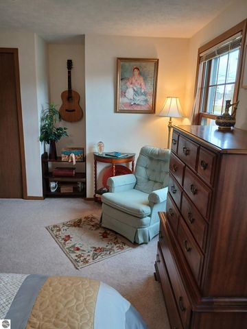 806 S Augres River Drive, Au Gres, MI 48703