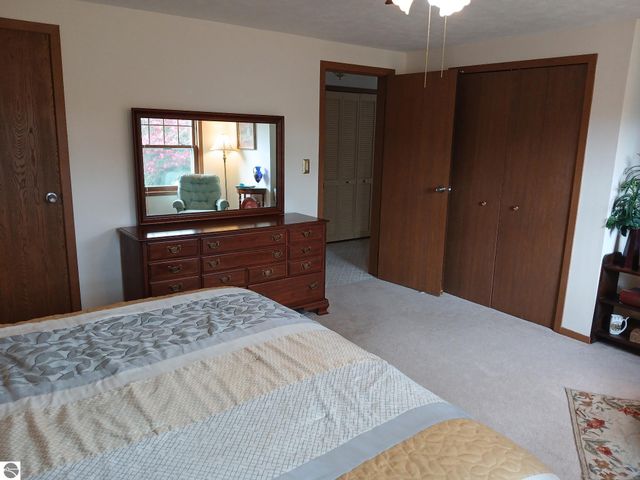 806 S Augres River Drive, Au Gres, MI 48703