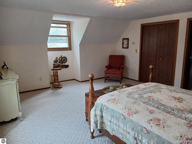 806 S Augres River Drive, Au Gres, MI 48703