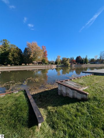 806 S Augres River Drive, Au Gres, MI 48703