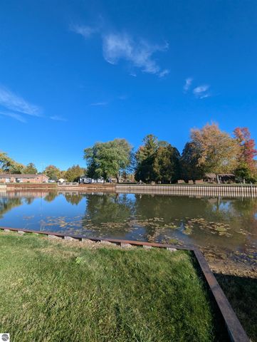 806 S Augres River Drive, Au Gres, MI 48703