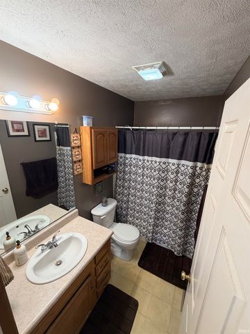 979 HIGHFIELD Court, Middlebury, IN 46540