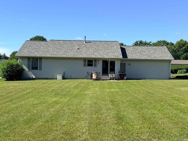 979 HIGHFIELD Court, Middlebury, IN 46540