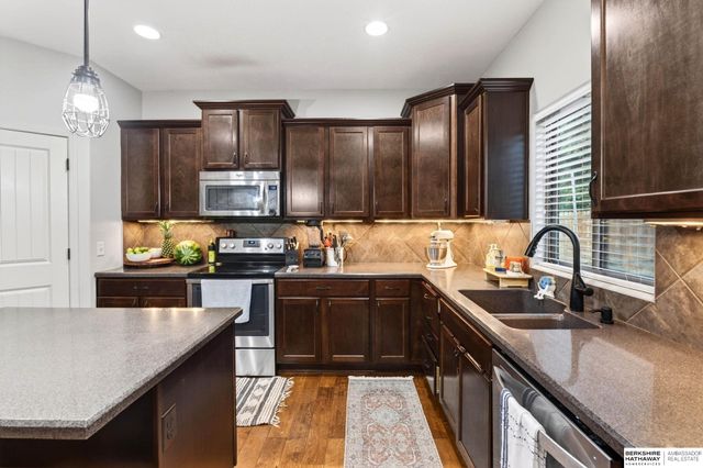 2001 S 195th Street, Omaha, NE 68130