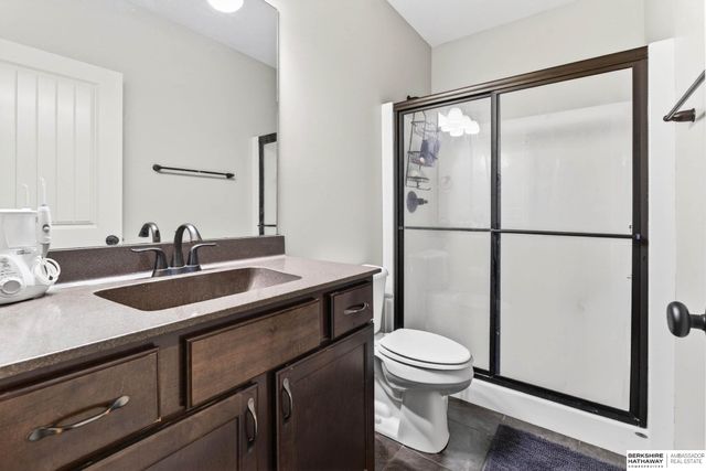 2001 S 195th Street, Omaha, NE 68130