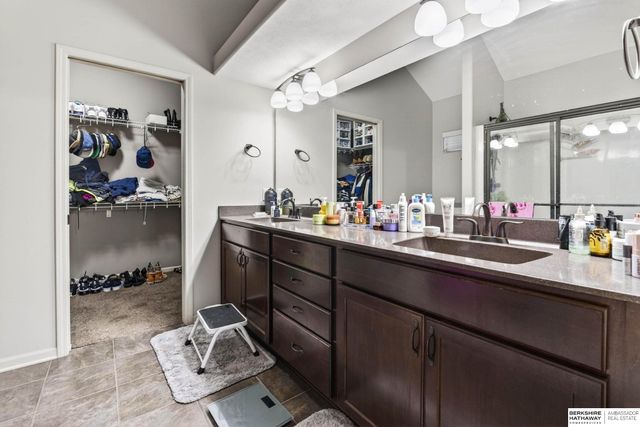 2001 S 195th Street, Omaha, NE 68130