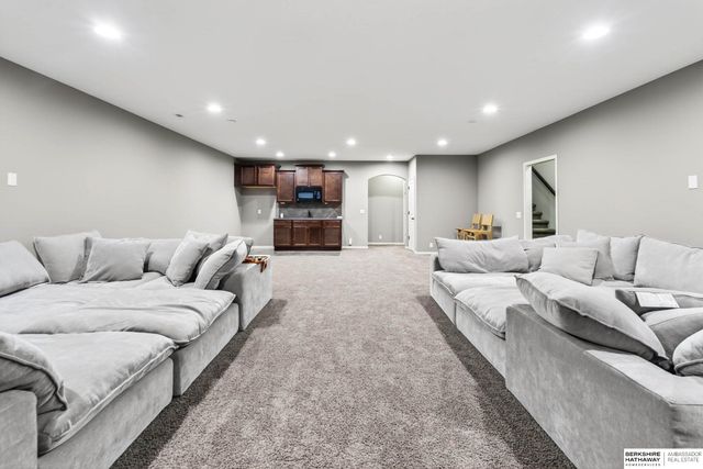 2001 S 195th Street, Omaha, NE 68130