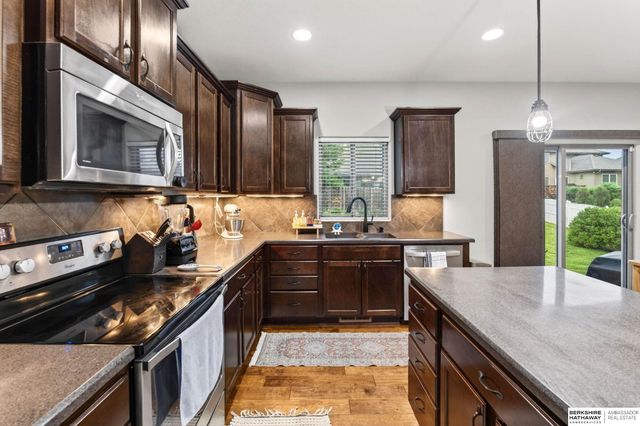 2001 S 195th Street, Omaha, NE 68130