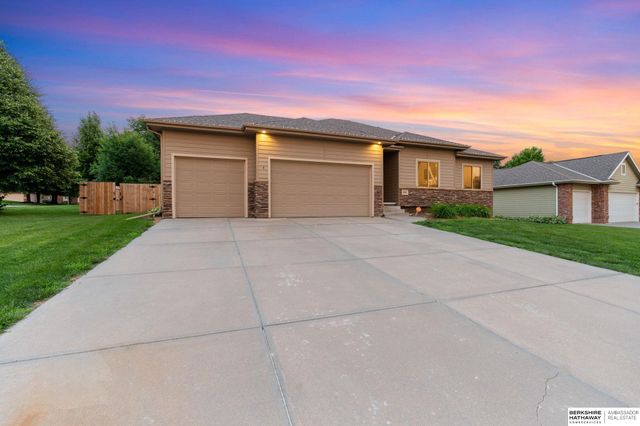 2001 S 195th Street, Omaha, NE 68130