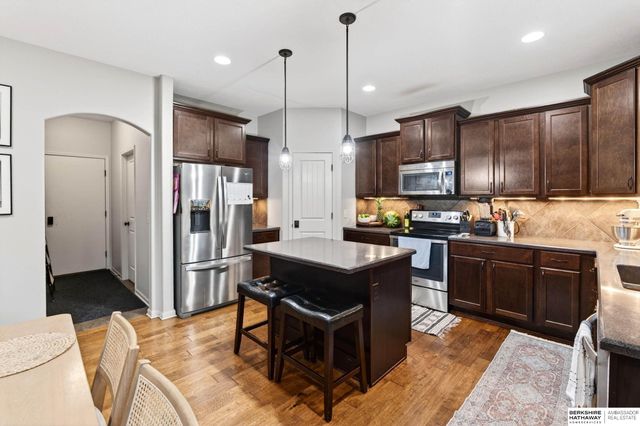 2001 S 195th Street, Omaha, NE 68130