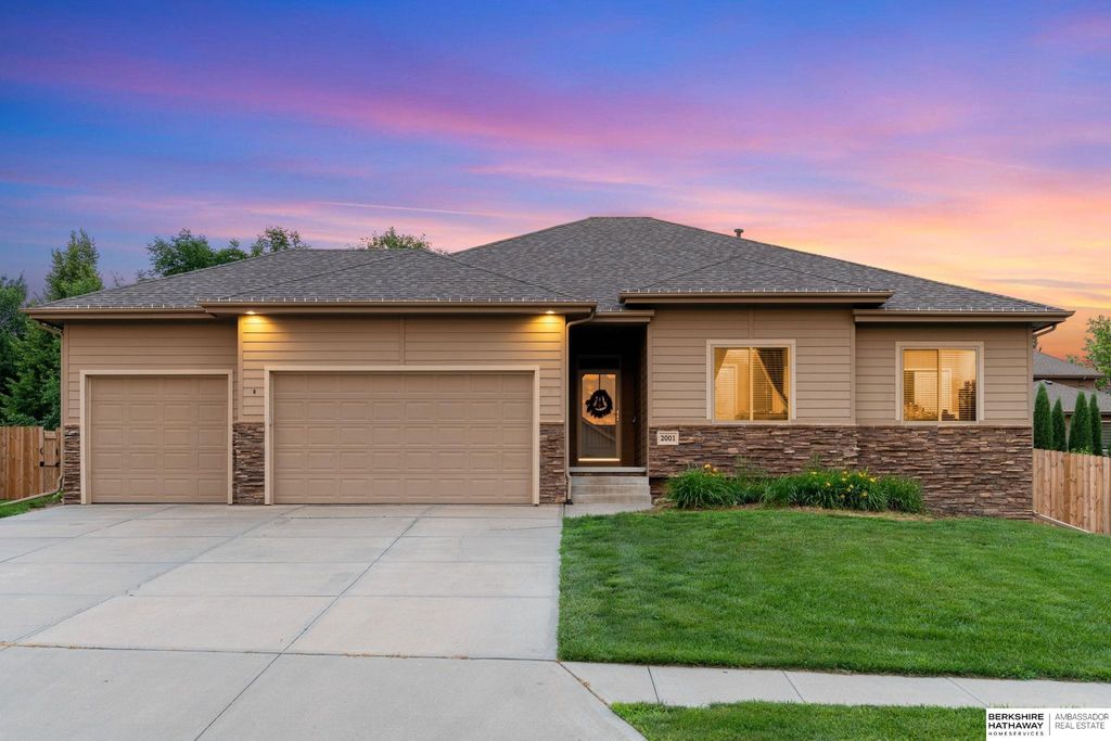 2001 S 195th Street, Omaha, NE 68130