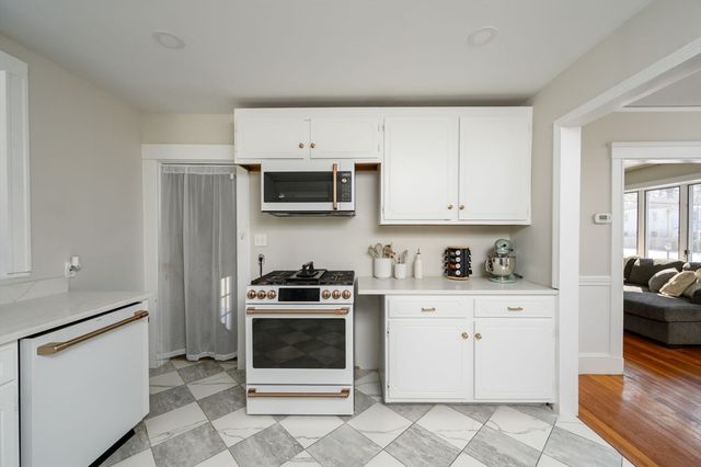 47 Academy Ave, Weymouth, MA 02189