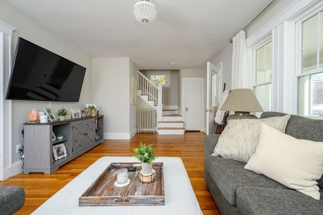 47 Academy Ave, Weymouth, MA 02189