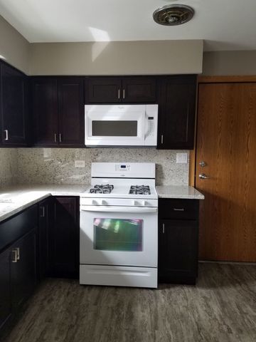 5819 W 54th Place 2E, Chicago, IL 60638
