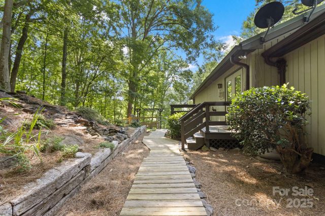 56 Cardinal Circle, Tryon, NC 28782