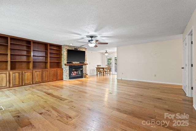 56 Cardinal Circle, Tryon, NC 28782