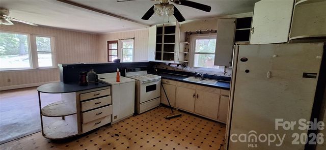 1036 Curve View Road, Lincolnton, NC 28092
