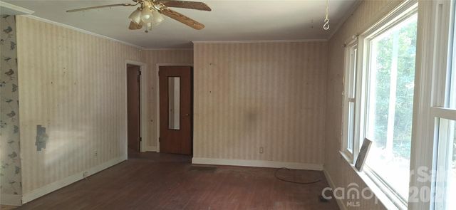 1036 Curve View Road, Lincolnton, NC 28092
