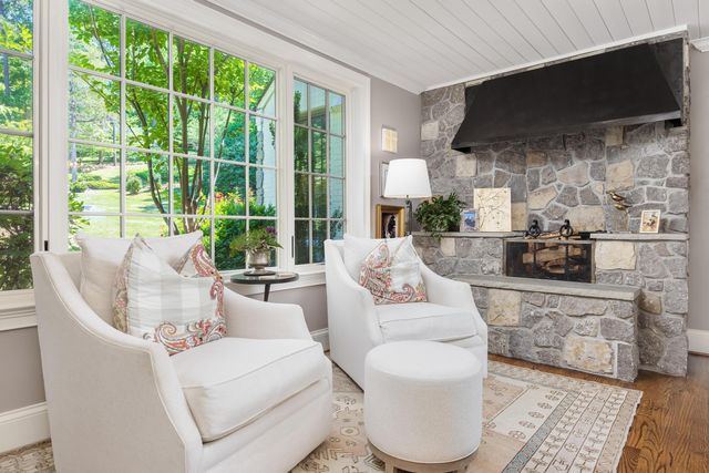 10 Minnekahda Place, Chattanooga, TN 37405