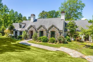 10 Minnekahda Place, Chattanooga, TN 37405