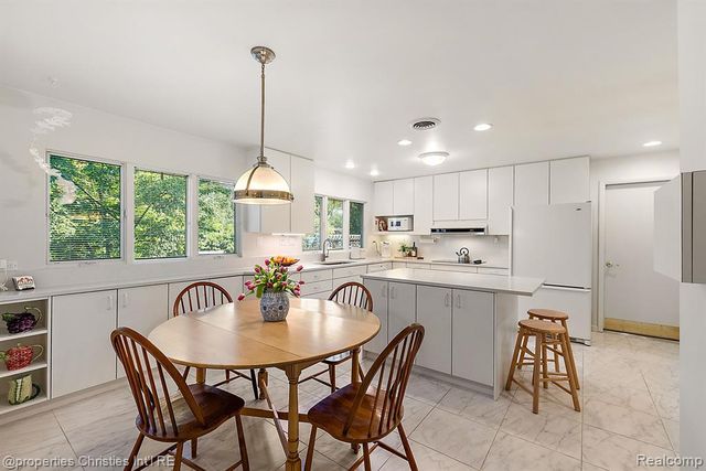 1429 Quarton Road, Birmingham, MI 48009