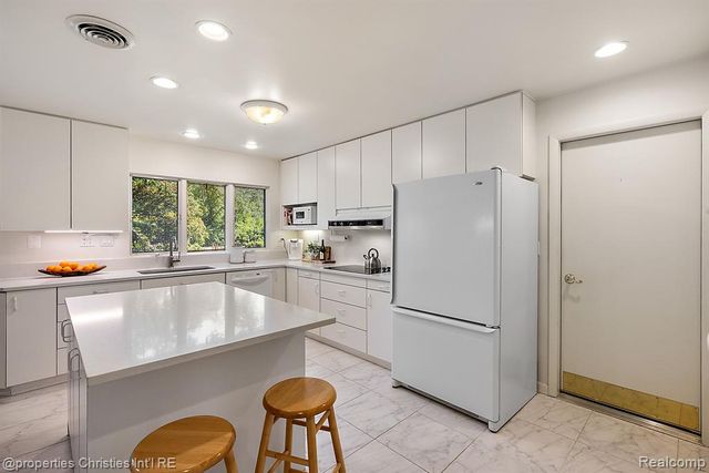 1429 Quarton Road, Birmingham, MI 48009