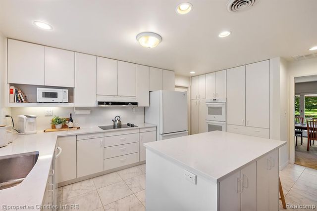 1429 Quarton Road, Birmingham, MI 48009