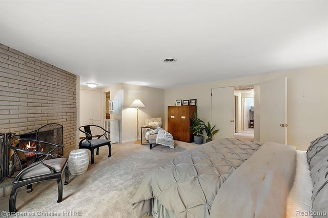 1429 Quarton Road, Birmingham, MI 48009