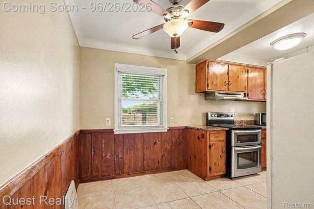 25074 Waldorf Street, Roseville, MI 48066