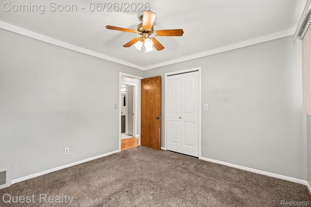 25074 Waldorf Street, Roseville, MI 48066