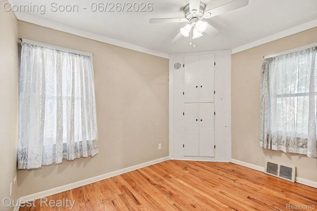 25074 Waldorf Street, Roseville, MI 48066