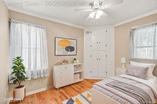25074 Waldorf Street, Roseville, MI 48066