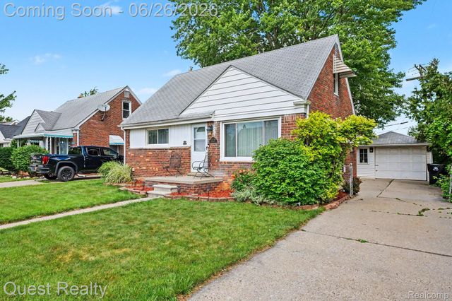 25074 Waldorf Street, Roseville, MI 48066